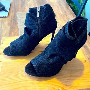 Jewel Badgeley Mischka Rockford Heels